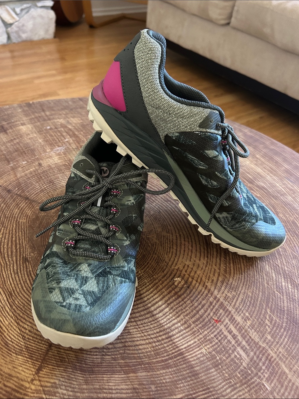 Merrell Women's Green Gray Vibram Trail Sneakers with Pink Heel Size 10.5